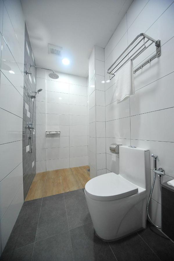 Mye Hotel Muar Bagian luar foto